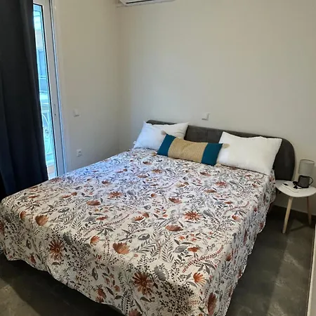 Coral Urbanite Apartment *